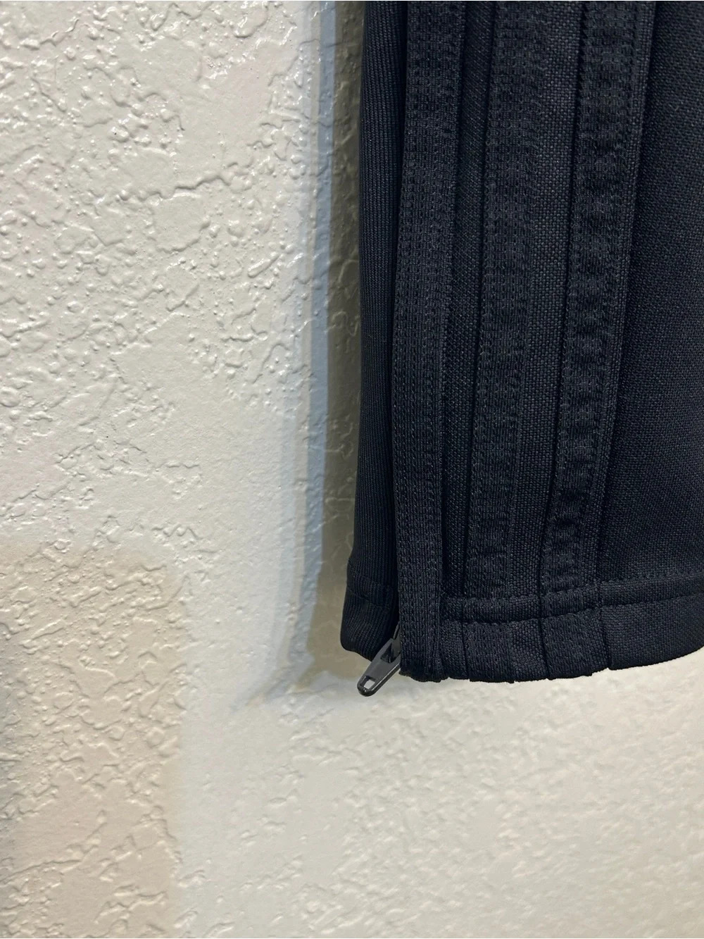 adidas Men’s Black Athletic Joggers with Subtle Paneling size small